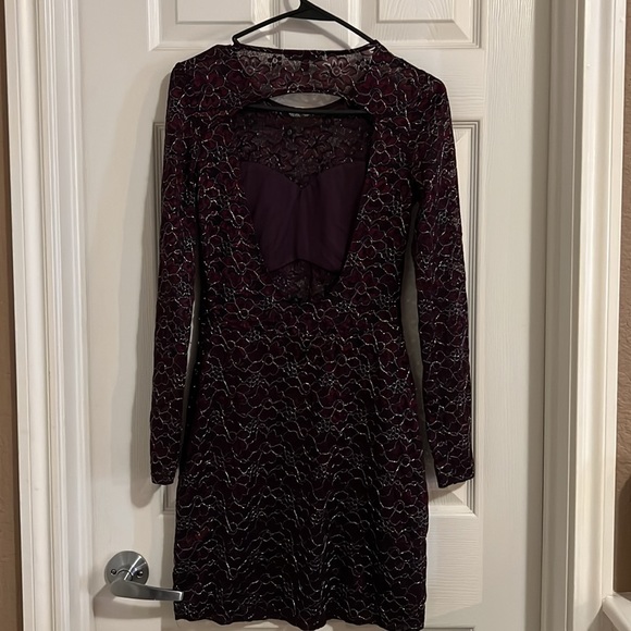 Express Burgundy Dress - Picture 6 of 9